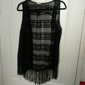 Cute BOHO black sleeveless cutout fringe vest